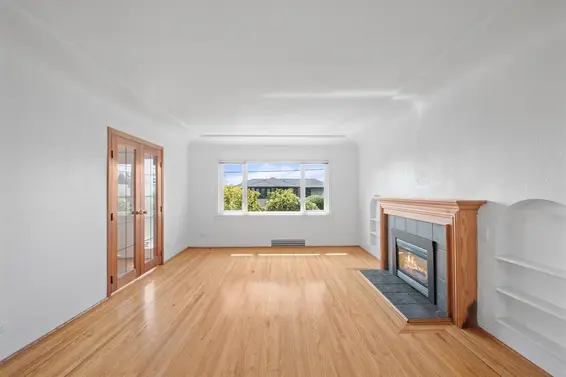 3894 Sunnycrest Drive, North Vancouver For Sale - image 8