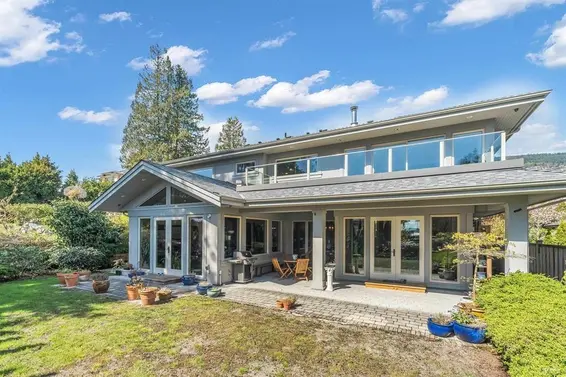 2566 Marine Drive, West Vancouver