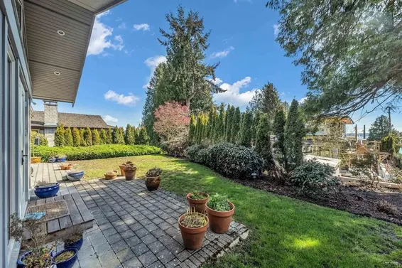 2566 Marine Drive, West Vancouver For Sale - image 15