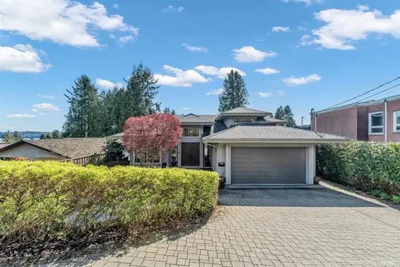 2566 Marine Drive, West Vancouver For Sale - image 19