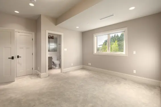 2566 Marine Drive, West Vancouver For Sale - image 30