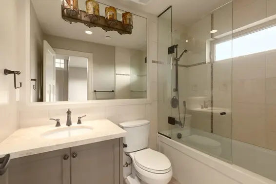 2566 Marine Drive, West Vancouver For Sale - image 31