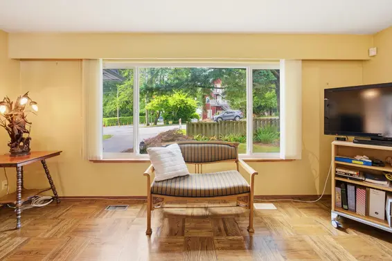 1611 Lynn Valley Road, North Vancouver For Sale - image 10