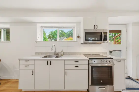 1611 Lynn Valley Road, North Vancouver For Sale - image 33