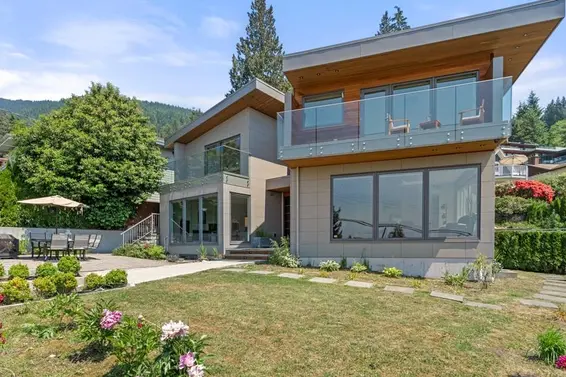 4716 Skyline Drive, North Vancouver
