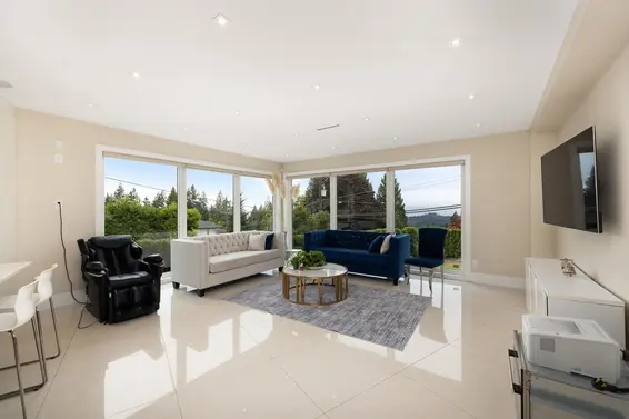 4716 Skyline Drive, North Vancouver For Sale - image 11
