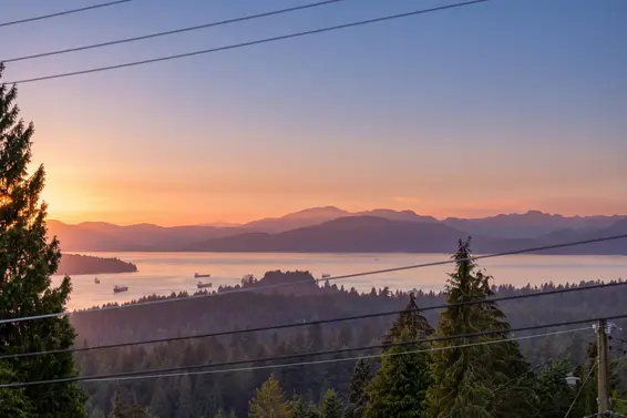 4716 Skyline Drive, North Vancouver For Sale - image 2