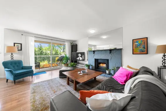 202 1000 Bowron Court, North Vancouver