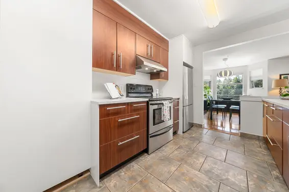 202 1000 Bowron Court, North Vancouver For Sale - image 13