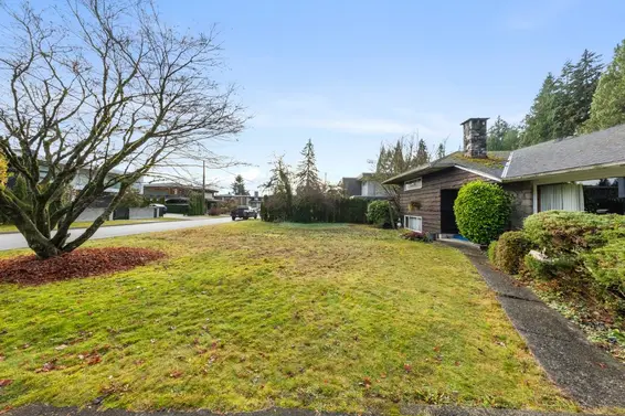 4275 Lions Avenue, North Vancouver For Sale - image 12