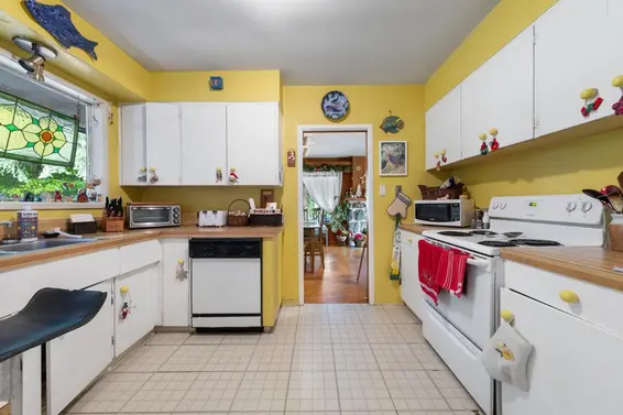 4275 Lions Avenue, North Vancouver For Sale - image 7