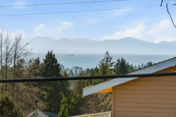 3298 Mahon Avenue, North Vancouver For Sale - image 24