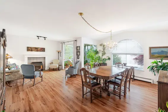 3298 Mahon Avenue, North Vancouver For Sale - image 3