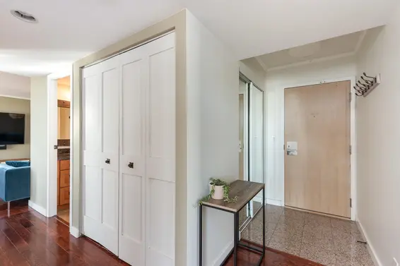 1202 130 East 2nd Street, North Vancouver For Sale - image 3