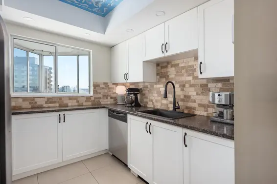 1202 130 East 2nd Street, North Vancouver For Sale - image 6