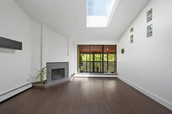 304 141 West 13th Street, North Vancouver For Sale - image 3