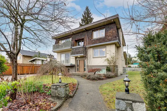 522-524 West Keith Road, North Vancouver