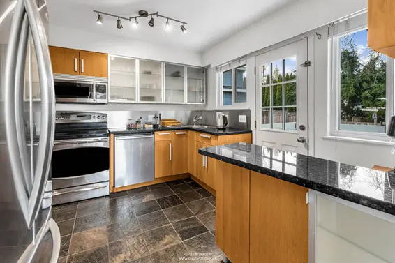 4158 Mt Seymour Parkway, North Vancouver For Sale - image 10