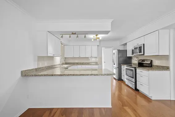 6 2206 Folkestone Way, West Vancouver For Sale - image 7