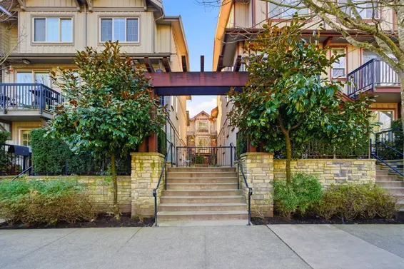 54 433 Seymour River Place, North Vancouver For Sale - image 4