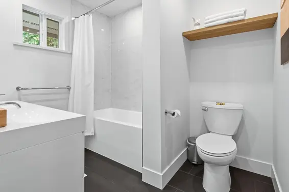 1516 Mcnair Drive, North Vancouver For Sale - image 15