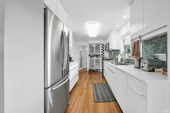 857 East 12th Street, North Vancouver For Sale - image 11