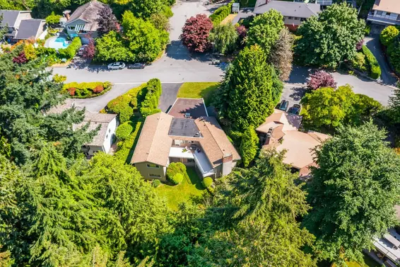 715 Alpine Court, North Vancouver For Sale - image 8