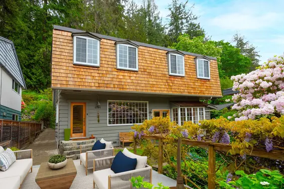6744 Dufferin Avenue, West Vancouver