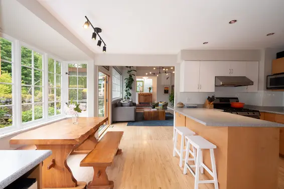 6744 Dufferin Avenue, West Vancouver For Sale - image 10
