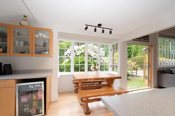 6744 Dufferin Avenue, West Vancouver For Sale - image 9