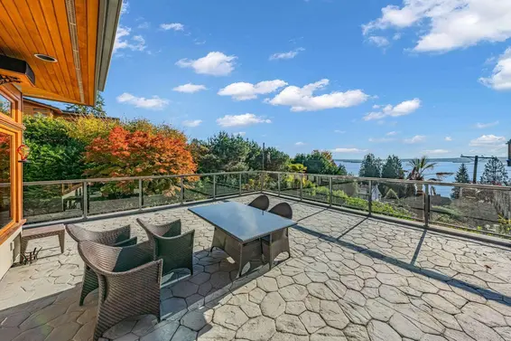 3285 Dickinson Crescent, West Vancouver For Sale - image 2