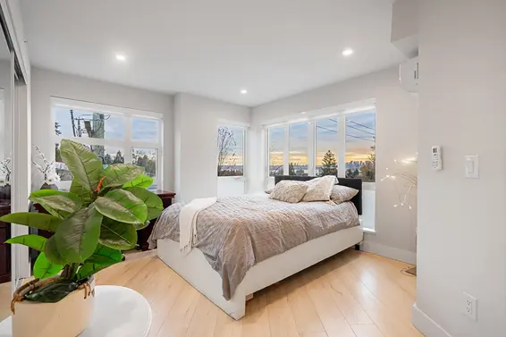 1710 Larson Road, North Vancouver For Sale - image 11