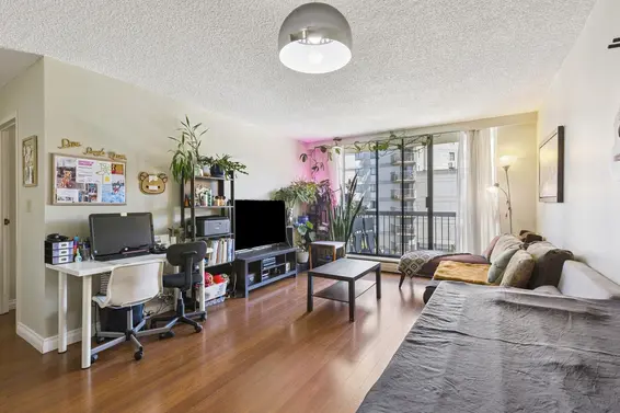405 145 St. Georges Avenue, North Vancouver