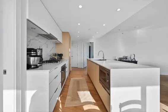 807 1500 Fern Street, North Vancouver