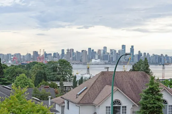 346 East 5th Street, North Vancouver For Sale - image 2