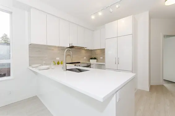 315 711 West 14th Street, North Vancouver