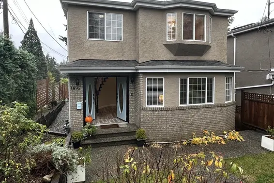 1895 Westover Road, North Vancouver