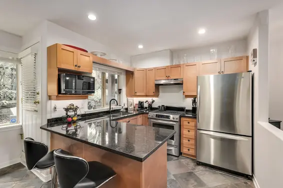 208 East 5th Street, North Vancouver For Sale - image 11