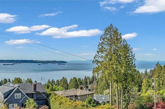 2623 Ottawa Avenue, West Vancouver For Sale - image 2