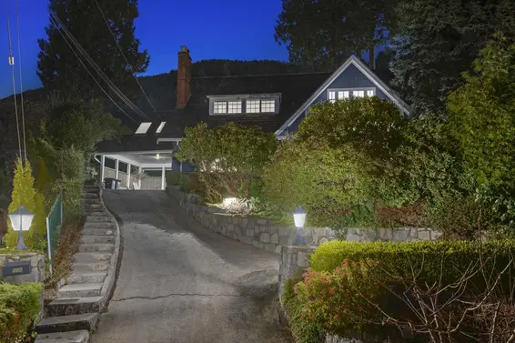 596 Blueridge Avenue, North Vancouver For Sale - image 32