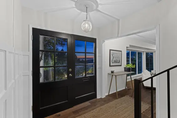 596 Blueridge Avenue, North Vancouver For Sale - image 3