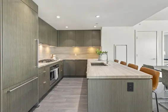 907 112 East 13th Street, North Vancouver For Sale - image 3