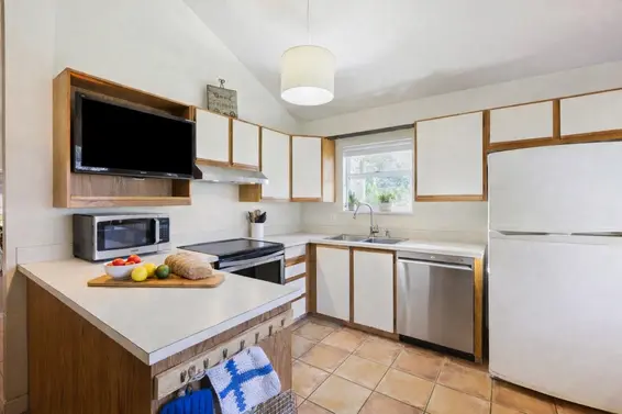 875 Porteau Place, North Vancouver For Sale - image 13