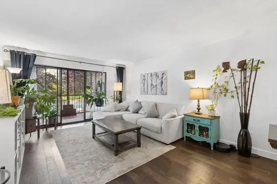 201 127 East 4th Street, North Vancouver For Sale - image 3