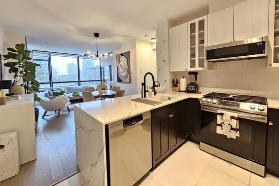 403 170 West 1st Street, North Vancouver For Sale - image 3