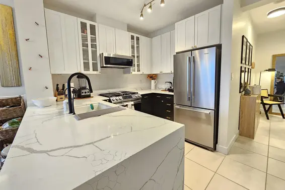 403 170 West 1st Street, North Vancouver For Sale - image 4