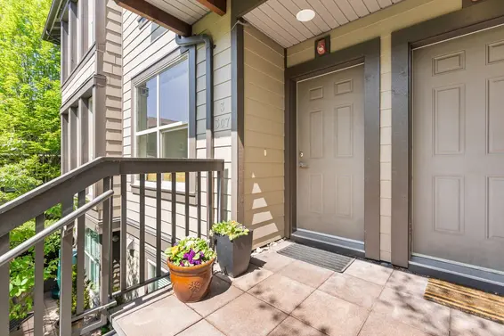 3 307 East 15th Street, North Vancouver For Sale - image 3