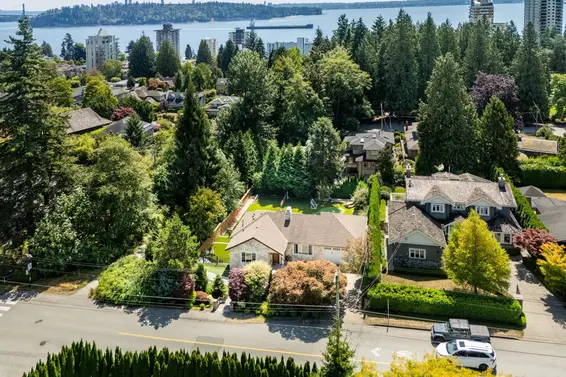 1924 Fulton Avenue, West Vancouver For Sale - image 2