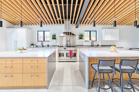 2409 Windridge Drive, North Vancouver For Sale - image 11