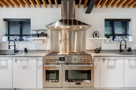 2409 Windridge Drive, North Vancouver For Sale - image 12